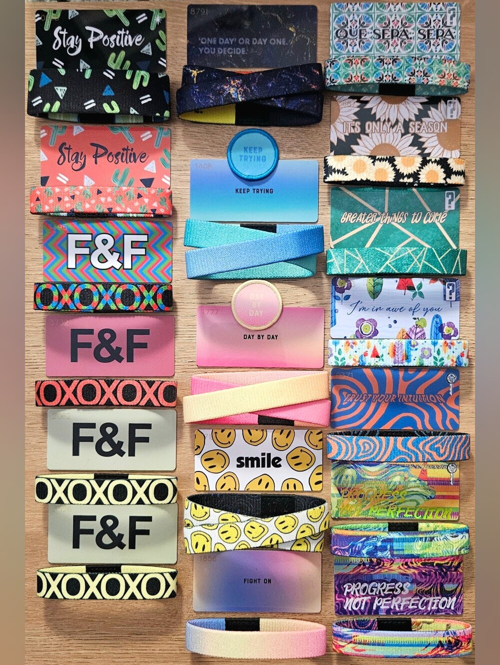 ZOX RARE BUNDLE 18 COLLECTIBLE WRISTBANDS secret stash color variant F&F dbls